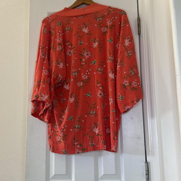 Floral cover up - Picture 2 of 3